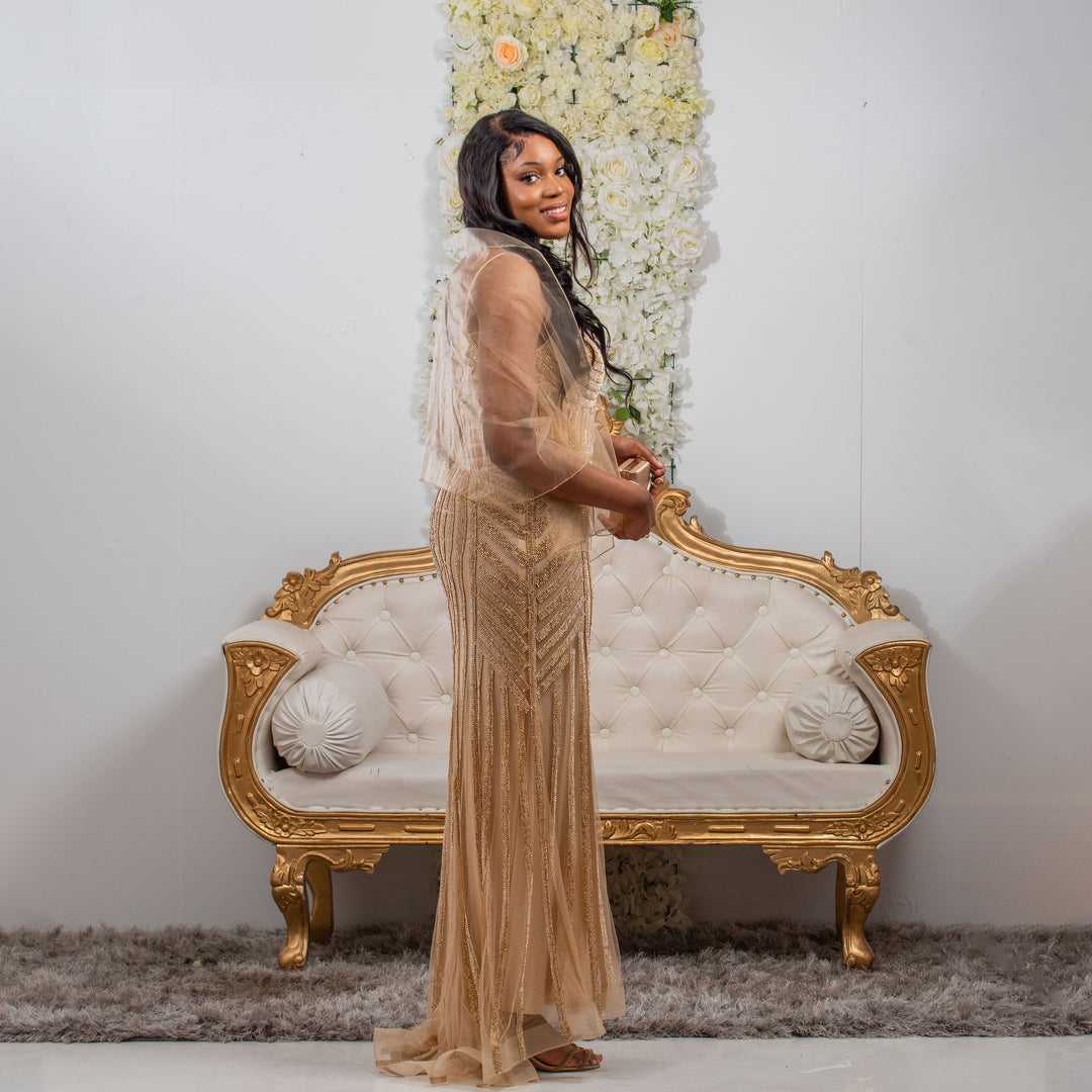 Elegant Gold Evening Dress with Sparkly Embellished Details – Cerrura